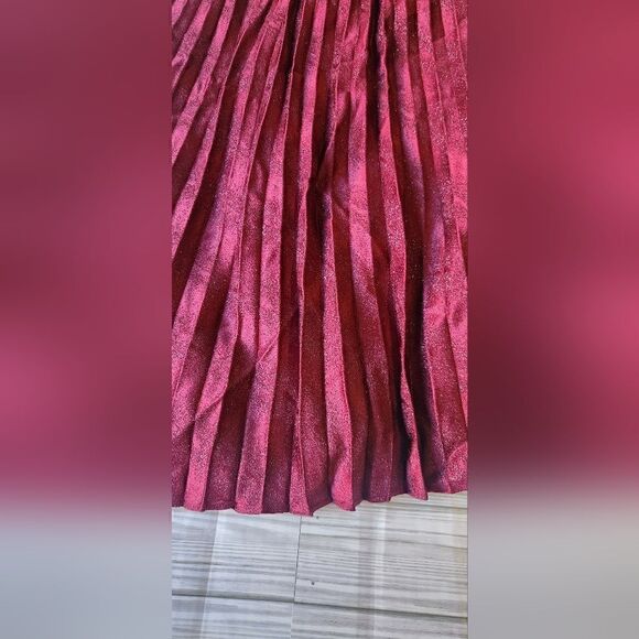 Marciano By Guess Pleated Shimmering Burgundy Skirt Size 6 - Picture 4 of 14